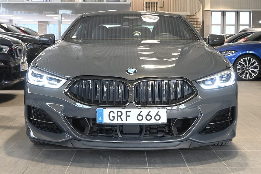 Bild 5 av BMW M850i xDrive Coupé 530hk M Teknologi Carbon B&W Sv-Såld