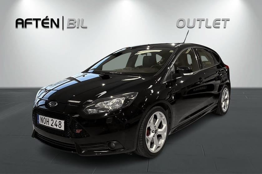Bild 1 av Ford Focus ST 2.0 250hk Manuell Recaro-Säten Keyless Farthållare
