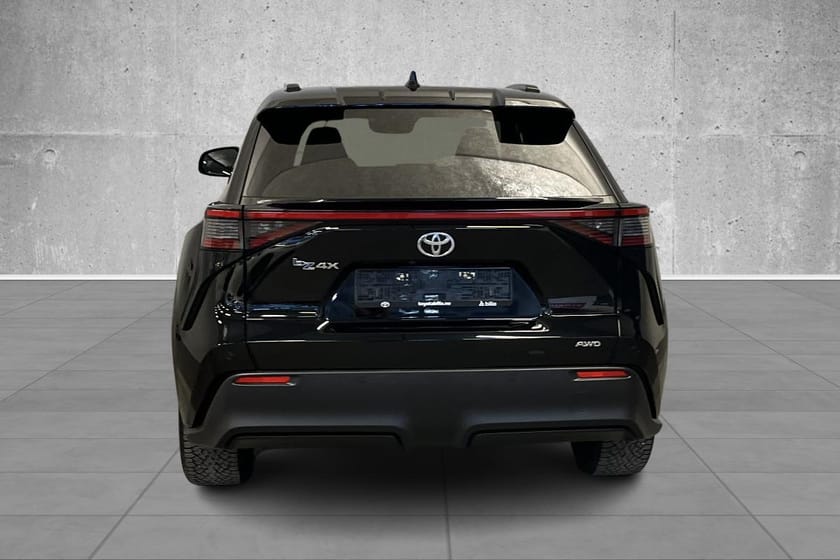 Bilde 4 av Toyota bZ4X Active Tech/4x4/komplett serviceh./WLTP 460 km/