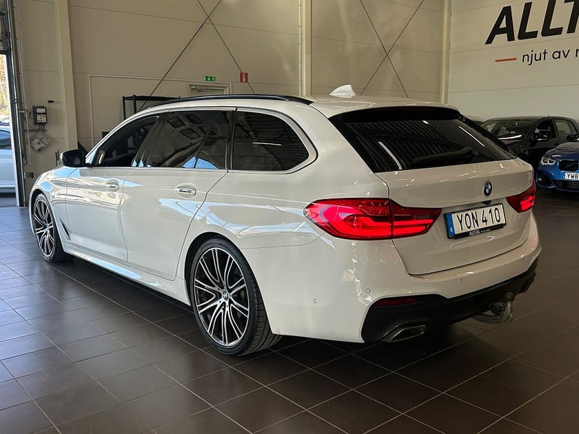 Bild 4 av BMW 530d Touring 530 Steptronic M Sport Pano/Drag/HUD/360/HK/Navi