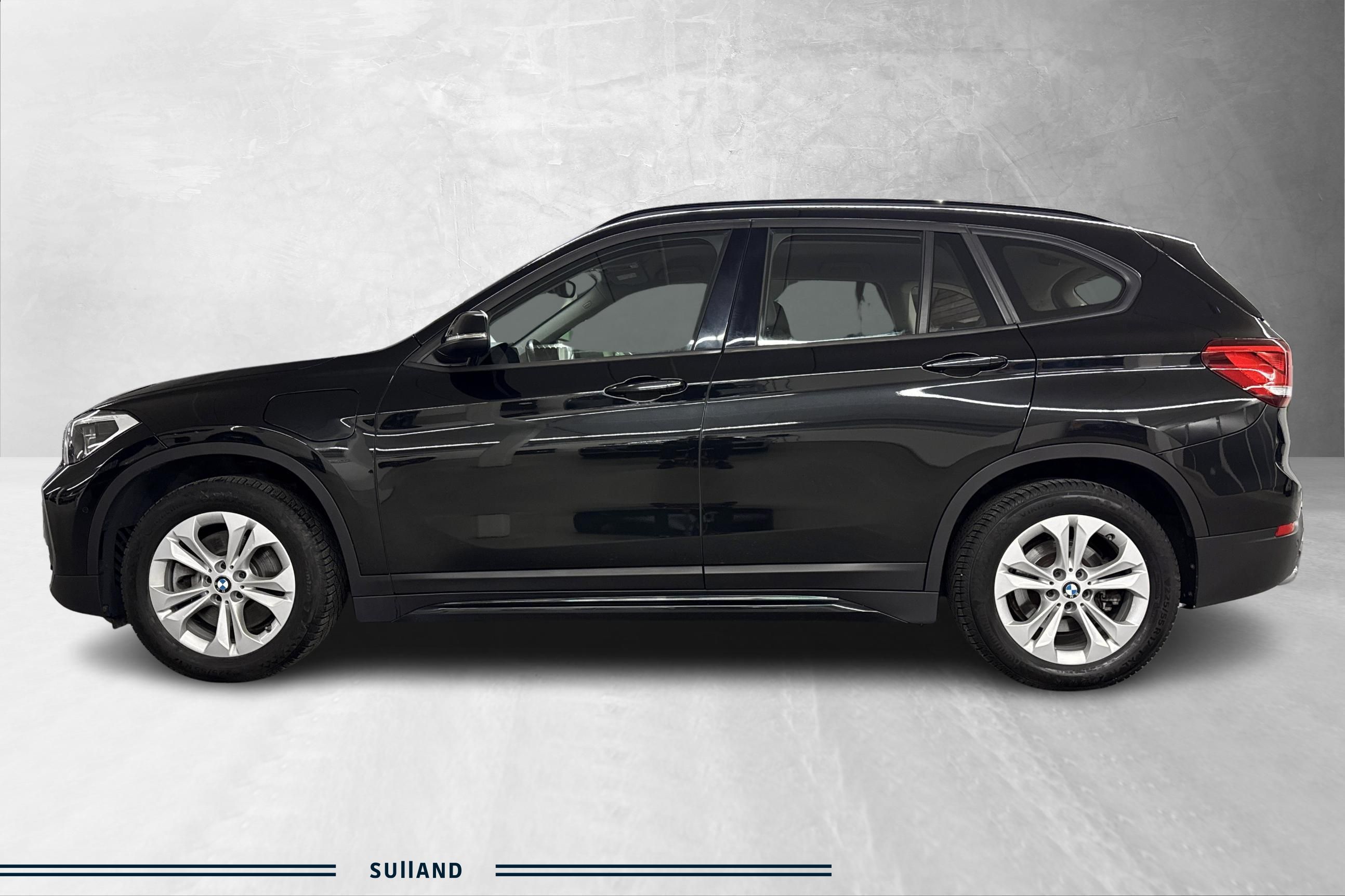 Thumnail bilde 1 av BMW X1 xDrive25e