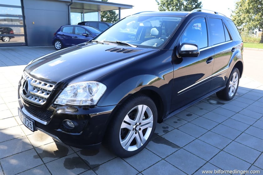 Bild 2 av Mercedes-Benz ML 350 CDI 4MATIC 231hk  Airmatic, Sport, Automat, Dragkrok, Svensksåld