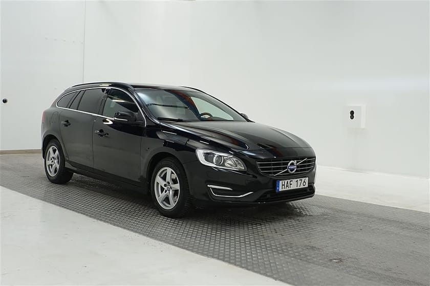 Bild 2 av Volvo V60 D3 Momentum D-Värm Drag Voc Navi 0.4L/mil