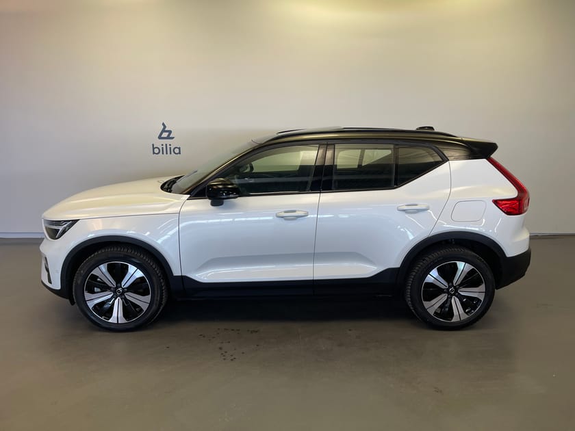 Bild 2 av Volvo XC40 Recharge Single Motor Ultimate / Navigation / Panoramaglas tak / Backkamera /