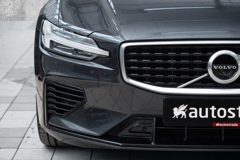 Bilde 3 av Volvo V60 T8 TwinEngine R-Design-|H.Feste|Head-up|360°