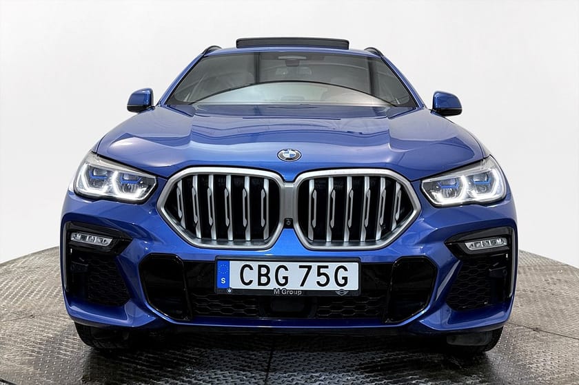 Bild 3 av BMW X6 xDrive40i M Sport Drag Pano 360° HUD H/K SE SPEC MOMS 340hk