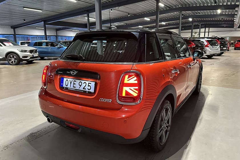 Bild 4 av MINI Cooper 5-dörrars Pepper PDC Farthållare Euro 6