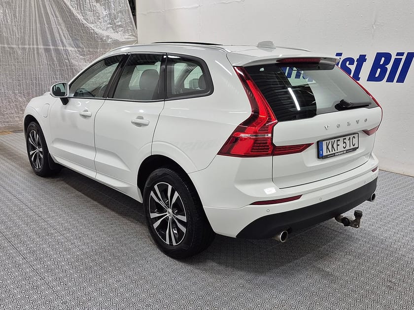 Bild 3 av Volvo XC60 T8 Recharge Momentum plug in 392HK 4x4 Panorama