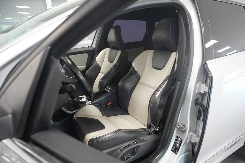 Bild 5 av Volvo XC60 D4 AWD 163hk Dragkrok Glastak