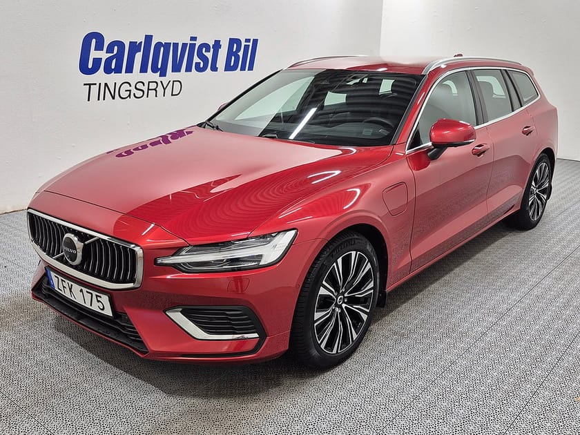 Bild 1 av Volvo V60 T6 Recharge Core Bright plug in 350HK 4x4 Läder