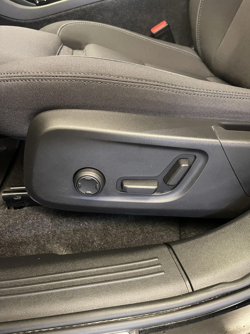 Bild 2 av Volvo XC40 Recharge Single Motor Core / Dragkrok / Navigation / Klimatpaket /