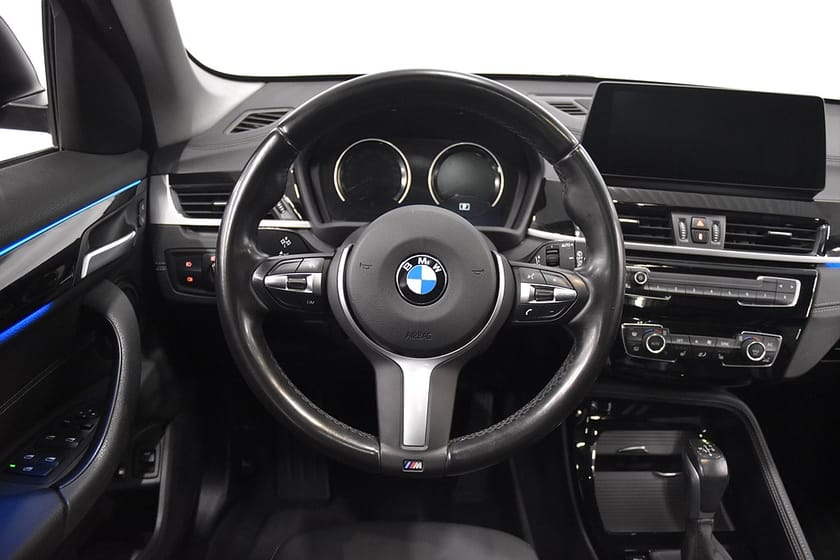 Bild 2 av BMW X1 xDrive25e Plug-in Sport Line HUD Pano Navi Dragkrok