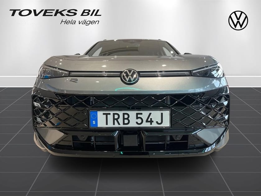 Bild 5 av Volkswagen T-Roc R-Line Black eTSI 150hk I Drag I P-värmare