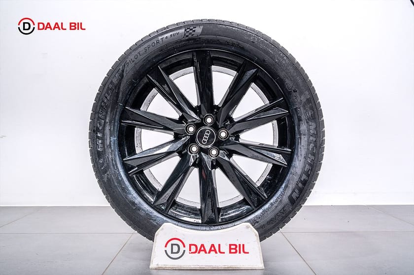 Bild 4 av Audi Q8 55 e-tron quattro 408HK PROLINE DRAG P-VÄRM B-KAMERA