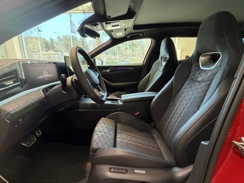 Bild 4 av Volkswagen Passat Variant eHybrid R-Line 272hk
