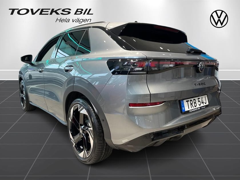 Bild 2 av Volkswagen T-Roc R-Line Black eTSI 150hk I Drag I P-värmare