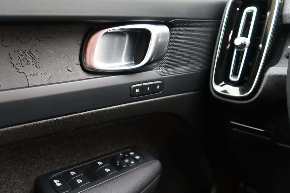 Volvo XC40 2023 - miniatyr 10