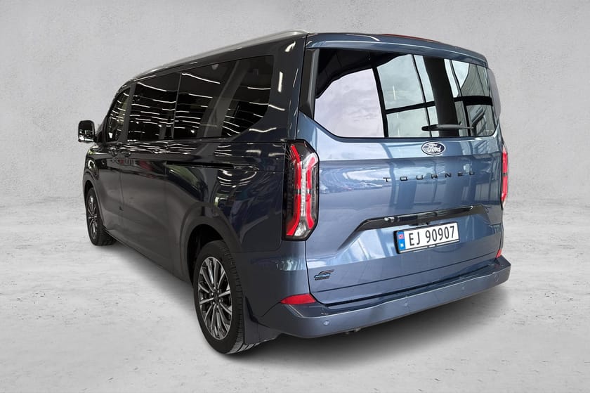 Bilde 3 av Ford E-Tourneo Custom 340 8- seter L2/286hk/Titanium X/360/AGR førerseter/Krok