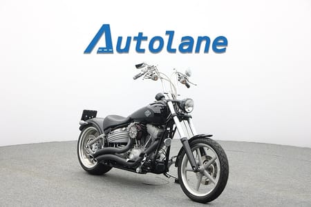 Harley-Davidson Rocker *Nya däck, Vance & Hines