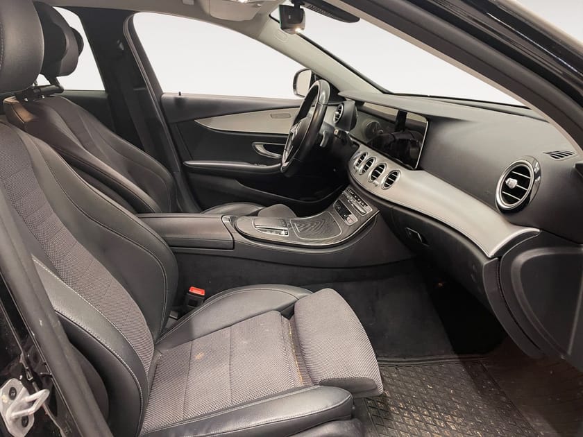 Bild 5 av Mercedes-Benz E 220 T d 9G-Tronic 194hk Kamera Burmester Navi Widescreen Drag