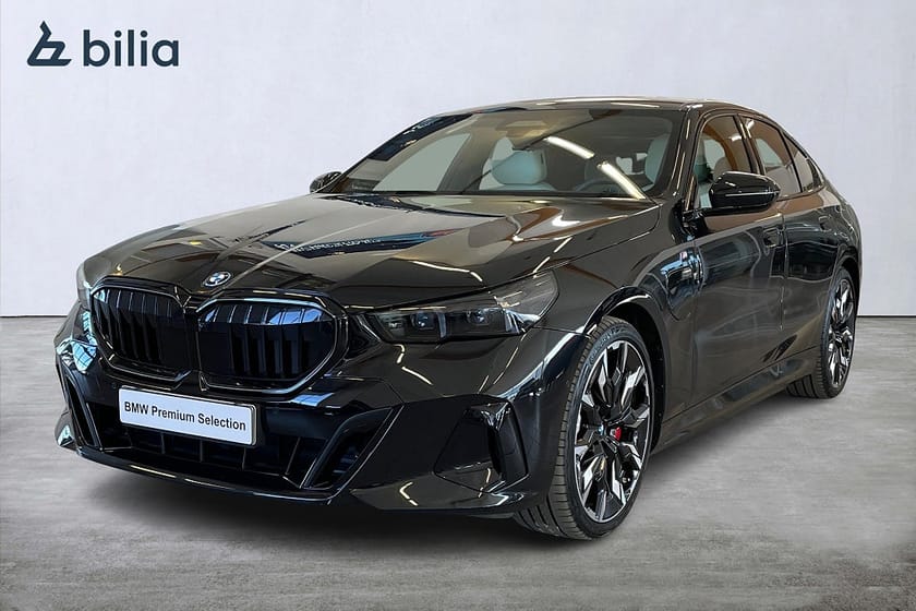 Bild 1 av BMW 550e xDrive Sedan 550 M Sport PRO Panorama Komfortstolar B&W Drag