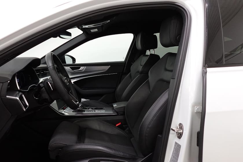 Bild 4 av Audi A6 Avant 40 TDI quattro Q Cockpit S-Line Drag D-värm Black Optic Moms
