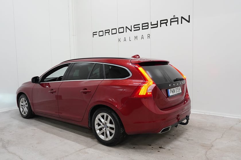 Bild 4 av Volvo V60 D4 190HK Momentum VOC D-värm Navi Drag Nybesiktad