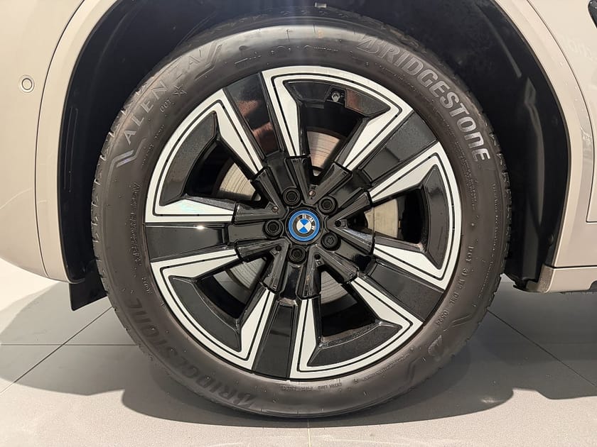 Bild 5 av BMW iX3 Charged M Sport Drag Adpt Farth Panorama Elstolar 19"