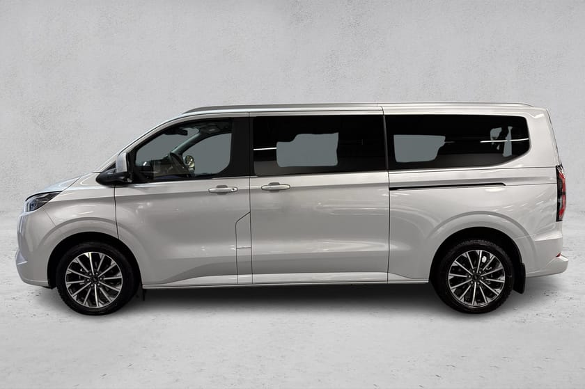 Bilde 2 av Ford E-Tourneo Custom 340 L2 Titanium X 8-seter /Krok/Skinn/360kamera/B&O/Apple+