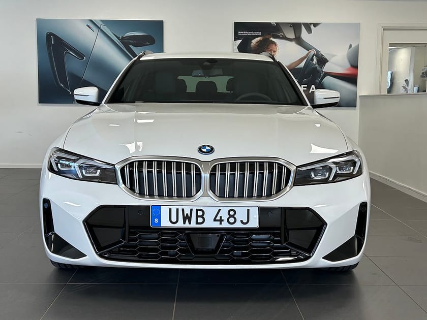 Bild 5 av BMW 330e xDrive Touring M-Sport Adaptiv Farthållare Rattvärme