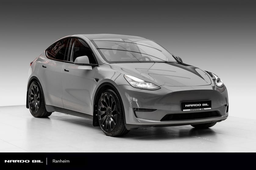 Bilde 1 av Tesla Model Y Performance LR AWD Performance/Krok/Matrix/Nardo Grey Helfoliert