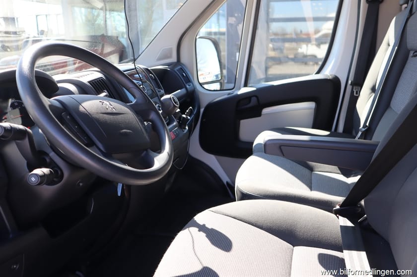 Bild 4 av Peugeot Boxer Chassi Cab 2.2 HDi Equi-Trek Hästbil Hästtransport Svensksåld