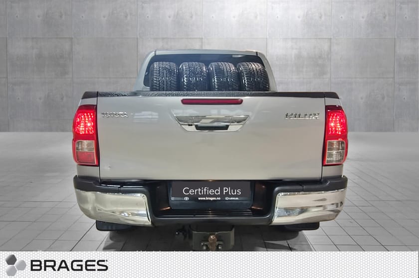 Bilde 4 av Toyota Hilux Dobbelcab D-4D 150hk D-Cab 4WD SR+ aut