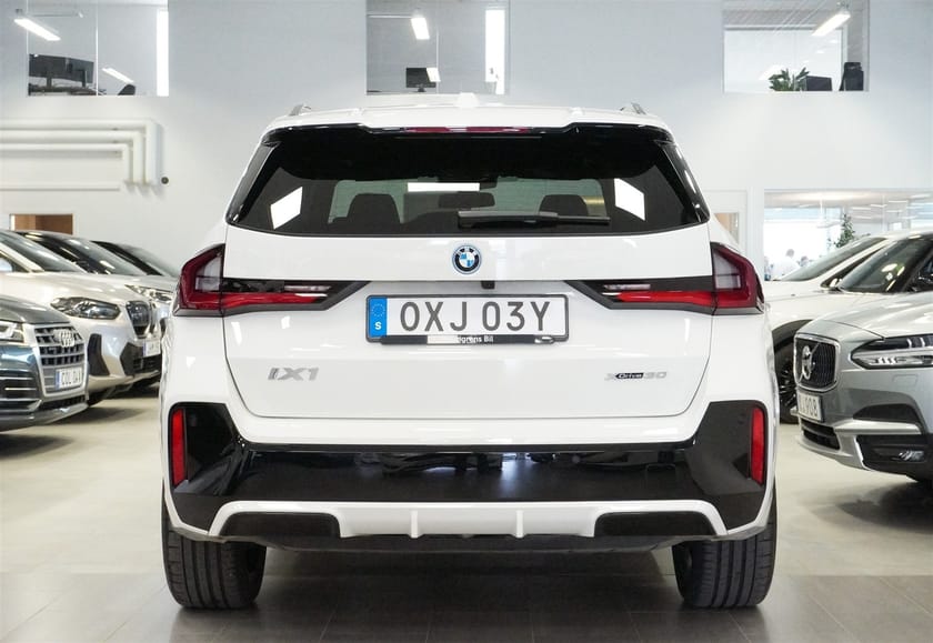 Bild 4 av BMW iX1 xDrive30 M Sport Business Launch M Sport Pro Panorama DAP H K