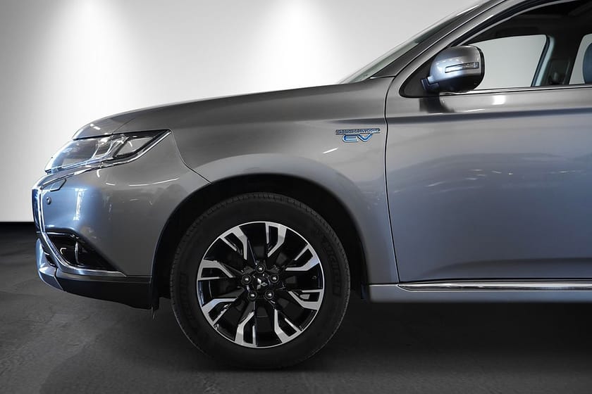 Bild 3 av Mitsubishi Outlander PHEV CVT Business Taklucka Läder B-kam 1 Ägare