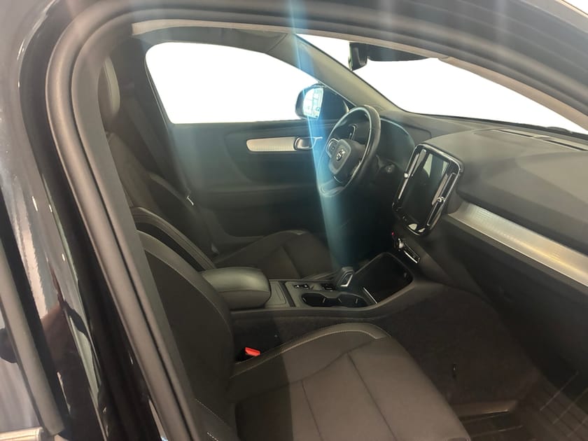Bild 4 av Volvo XC40 D3 AWD Momentum Advanced Edition