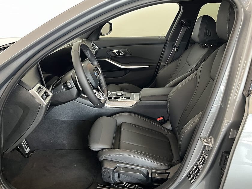 Bild 5 av BMW 320d xDrive Touring 320 M Sport Pro Drag Rattvärme Park Assist