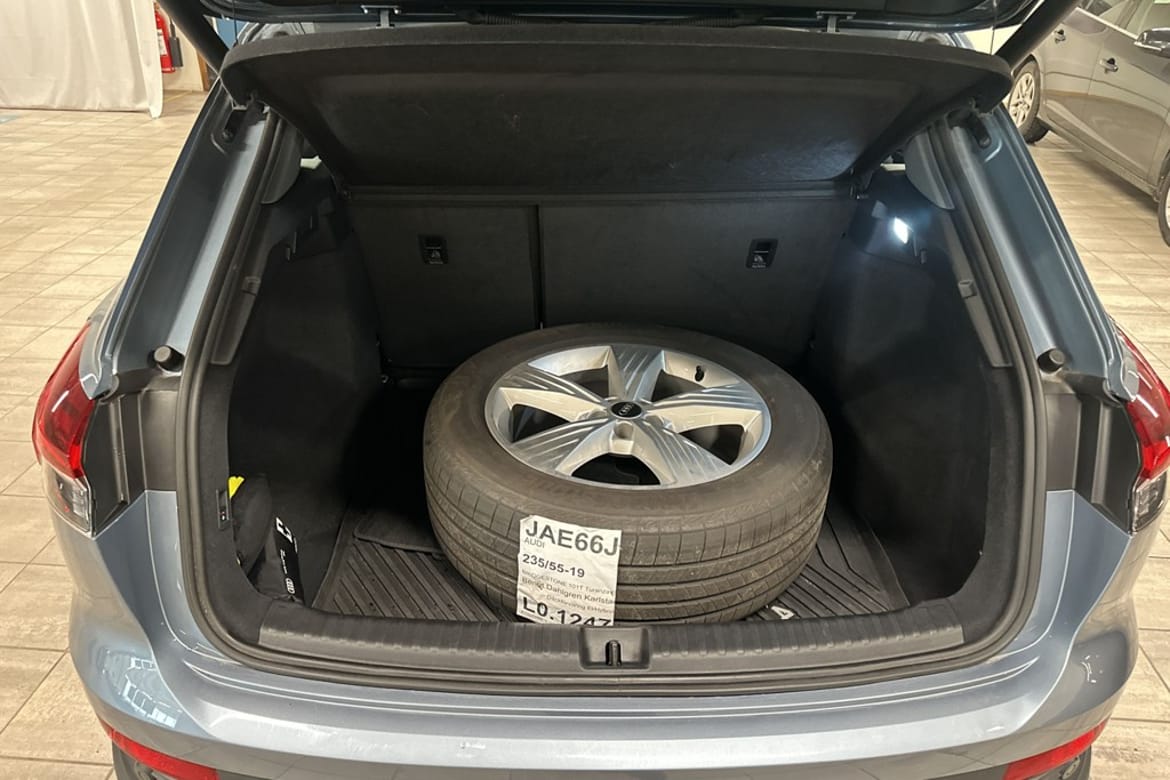 Audi Q4 e-tron 2023 - miniatyr 15