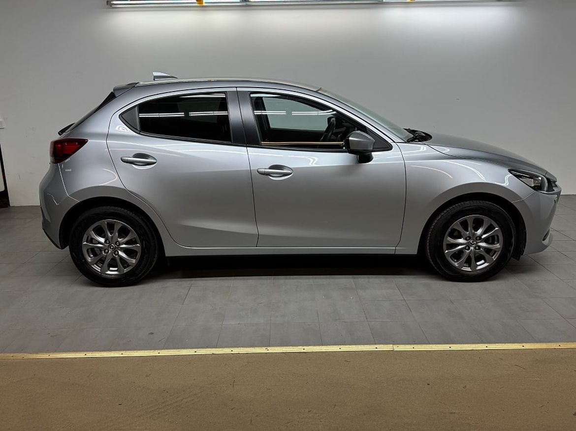 Mazda 2 2023