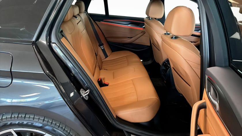 Bild 5 av BMW 530e xDrive Touring M-SPORT 292HK DRAG PANO HUD