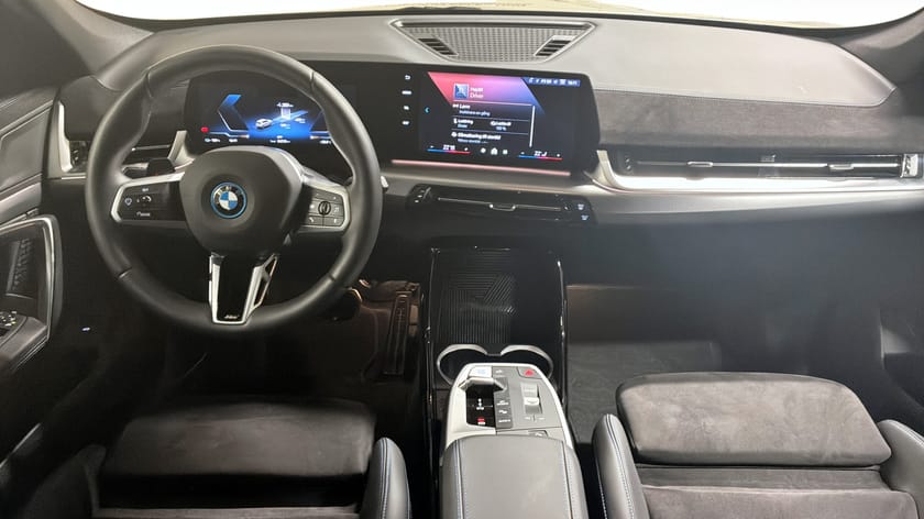 Bild 4 av BMW iX1 xDrive30 M SPORT RATTVÄRME PARKERINGSASSISTENT