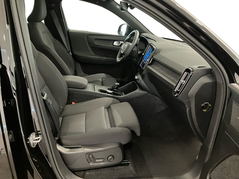 Bild 4 av Volvo EX40 Twin Motor Performance M Ultra Black Edt