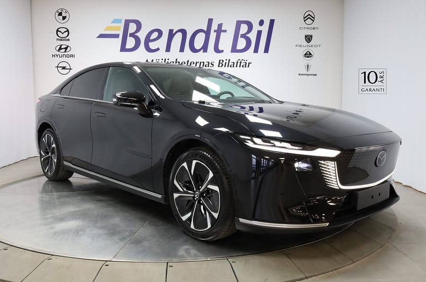 Bild 1 av Mazda 6e Long Range 55 mil räckvidd/ Beige klädsel/ Glastak /Adaptiv Farth.