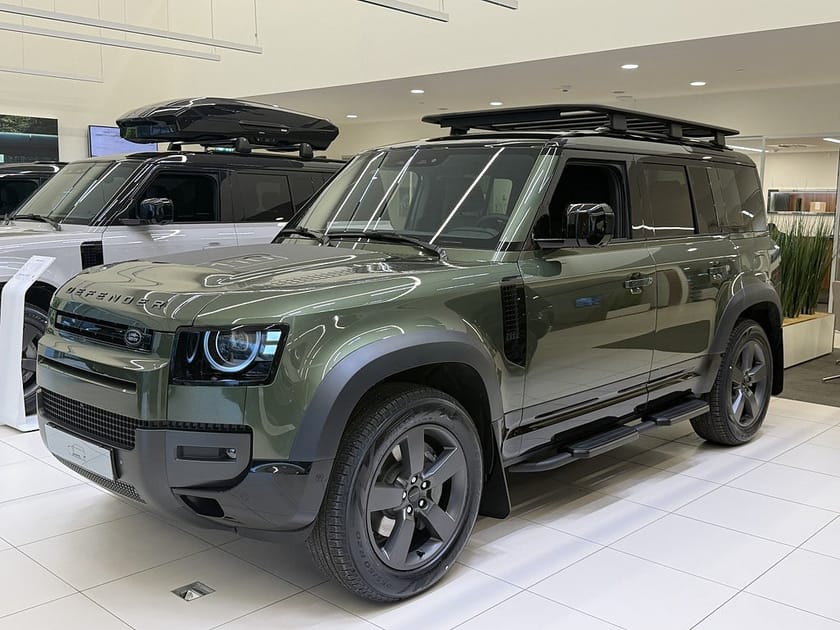 Bild 1 av Land Rover Defender P300e PHEV 110 X-Dynamic SE