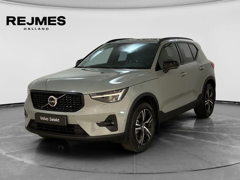 Bild 1 av Volvo XC40 B3 FWD Bensin Plus Dark  | 360-kamera | Drag | Tonade Rutor