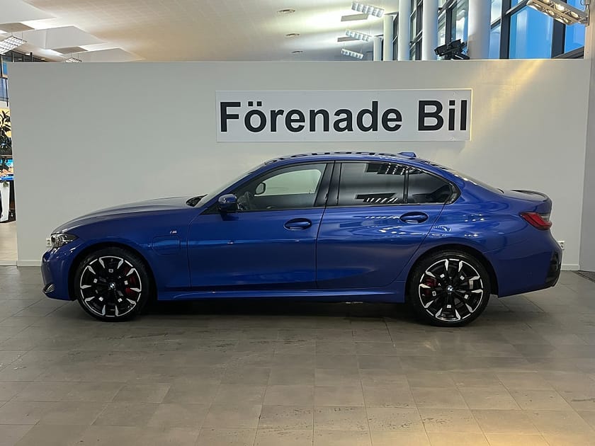 Bild 3 av BMW 330e xDrive Sedan M Sport Pro H/K Drag Rattvärme Park Assist
