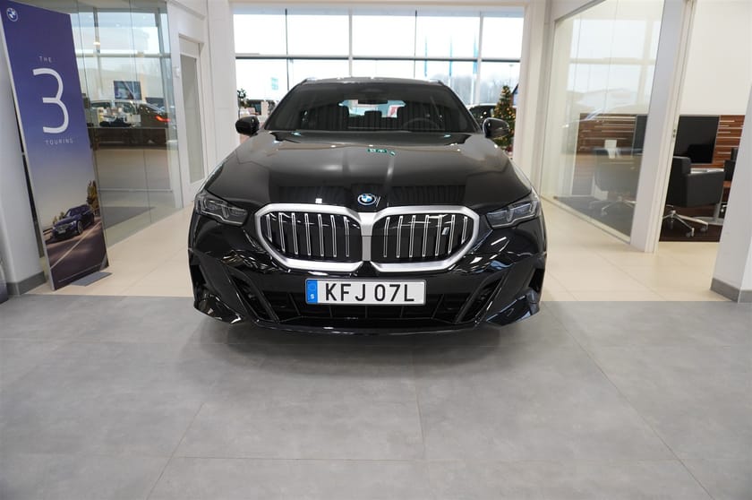 Bild 3 av BMW i5 xDrive40 Touring M Sport Active Ed Drag DA H K