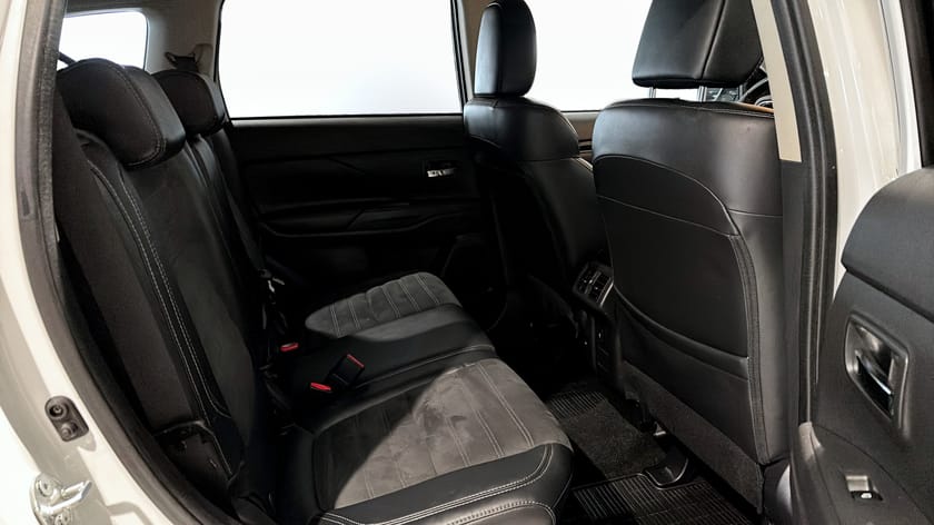 Bild 5 av Mitsubishi Outlander 2.0 4WD CVT 150hk Comfort Plus