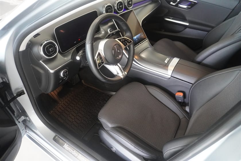 Bild 2 av Mercedes-Benz C 300 T de 4MATIC 313 hk A-Garde Adv Plus Laddhybrid Diesel El
