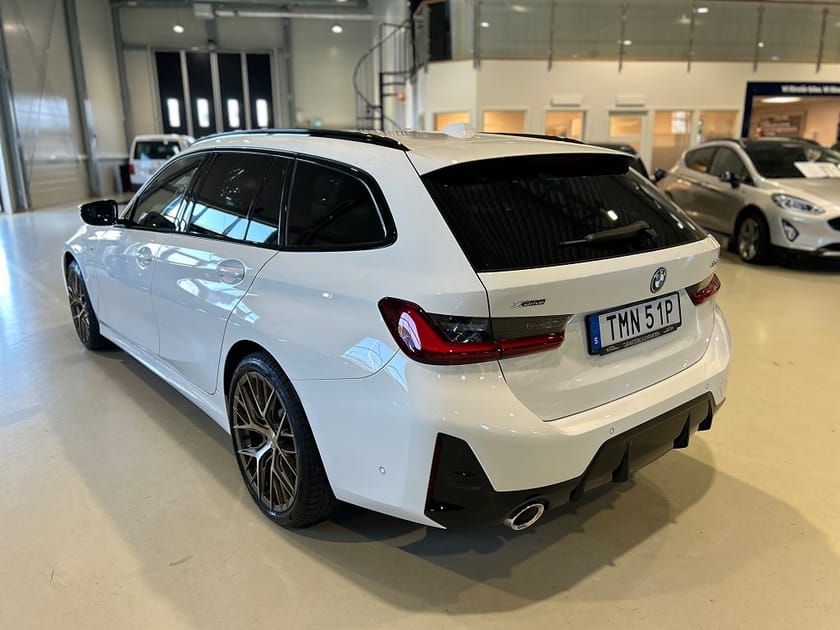 Bild 4 av BMW 330e xDrive Touring Steptronic M Sport/Dragkrok /HUD/360kam